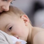 اهمیت شیر مادر در تکامل و هوش کودک چیست؟
